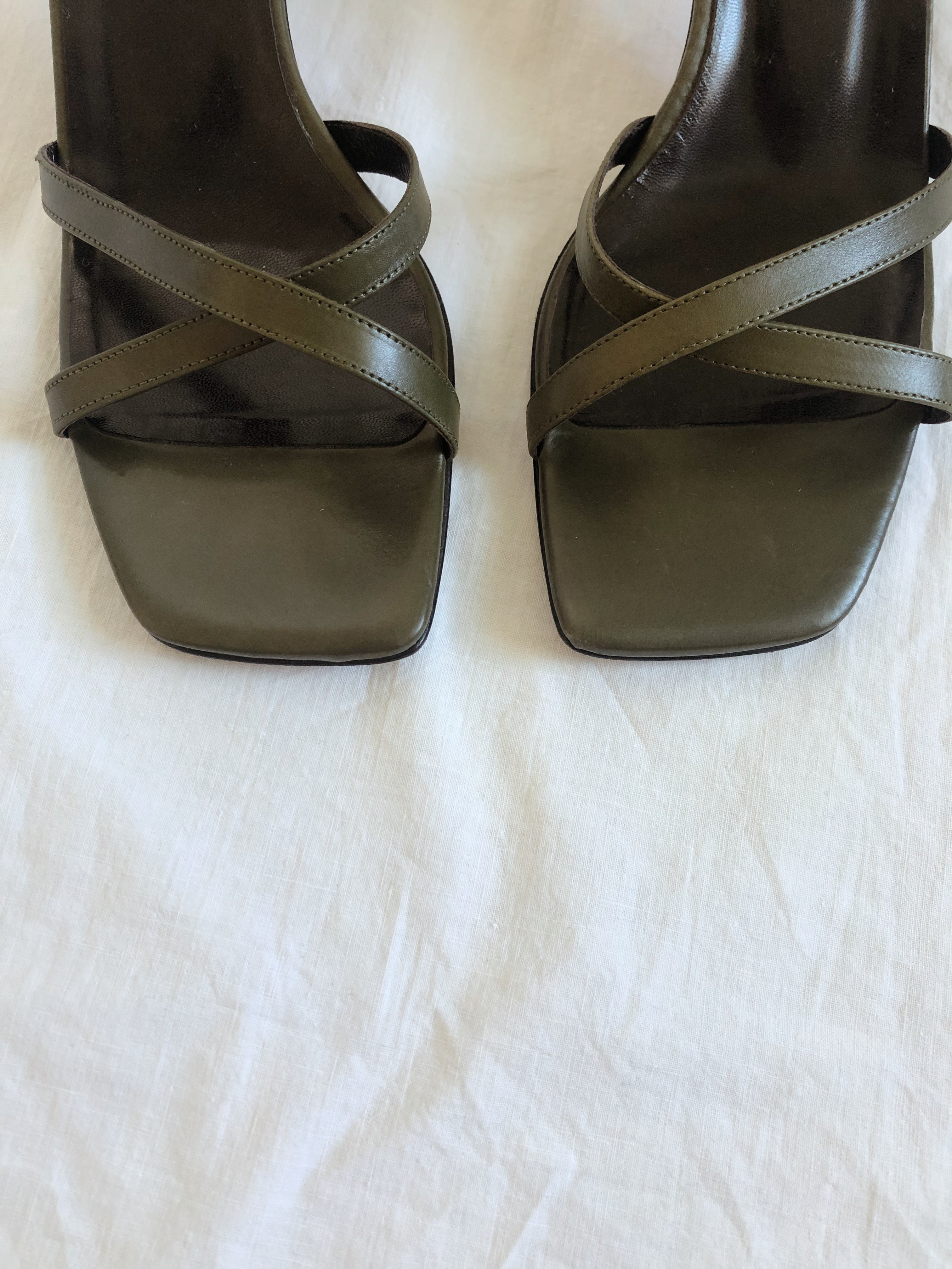 Strappy Sandal :: Size 7